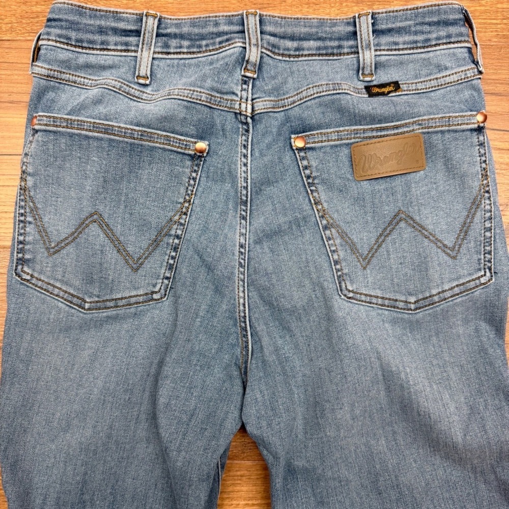 Wrangler Lainey Wilson Women 29* Bell Bottom Jean High Rise Raw Hem Western Boho - Picture 2 of 8